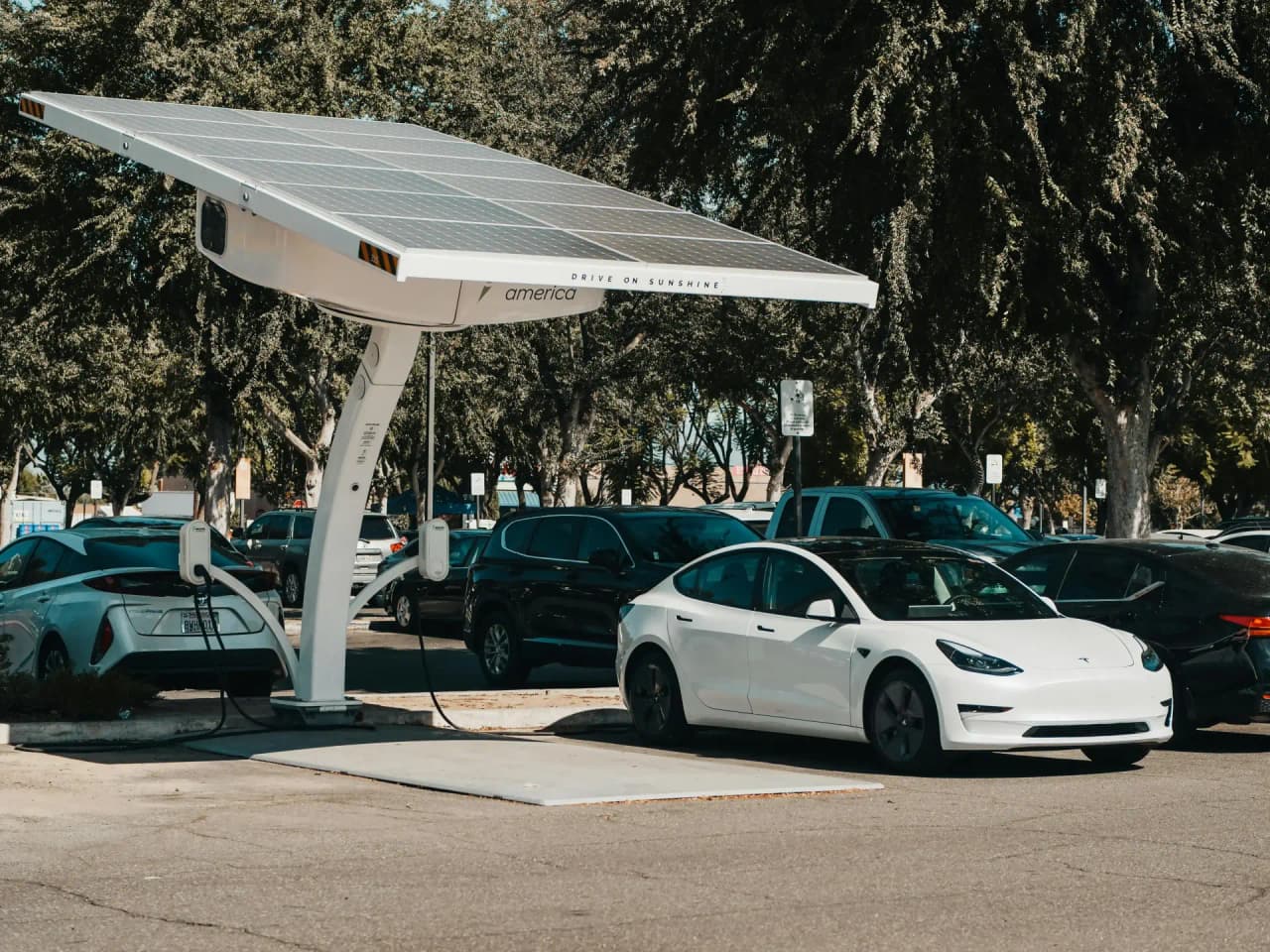 Comparatif voitures électriques 2026 : autonomie, recharge et budget pour choisir le bon modèle électrique